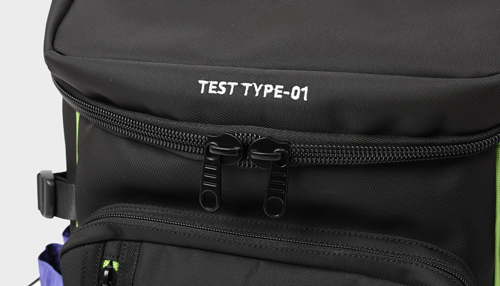 【エヴァンゲリオンコラボ】 MOUSTACHE マチ拡張 スクエアリュックサック 24-30L ポリエステル MEV-4007