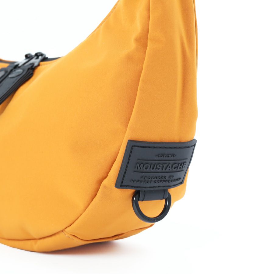 MOUSTACHE バナナ型ショルダー 高密ポリエステル撥水加工 BXX-4697