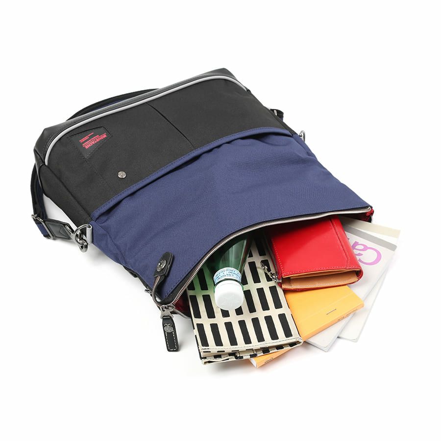 MOUSTACHE ショルダーバッグ ポリエステル×合皮 JED-1500