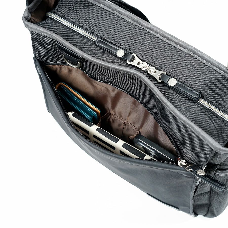 MOUSTACHE ショルダーバッグ ヌバック調合皮×合皮×ポリエステル JOH-4277