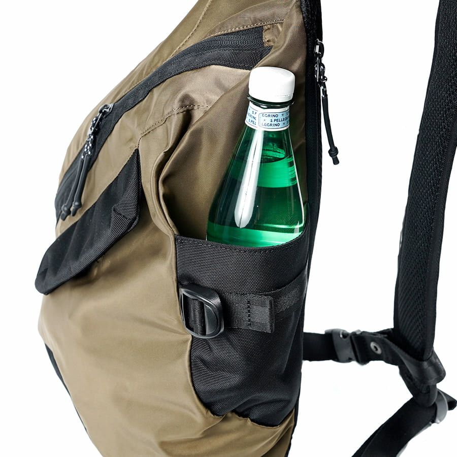 MOUSTACHE スリングバッグ 210Dヘビーツイルナイロン×ポリエステル JNZ-4949