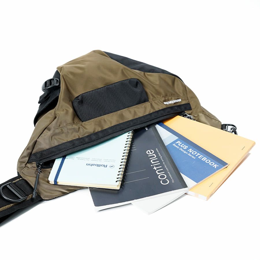 MOUSTACHE スリングバッグ 210Dヘビーツイルナイロン×ポリエステル JNZ-4949