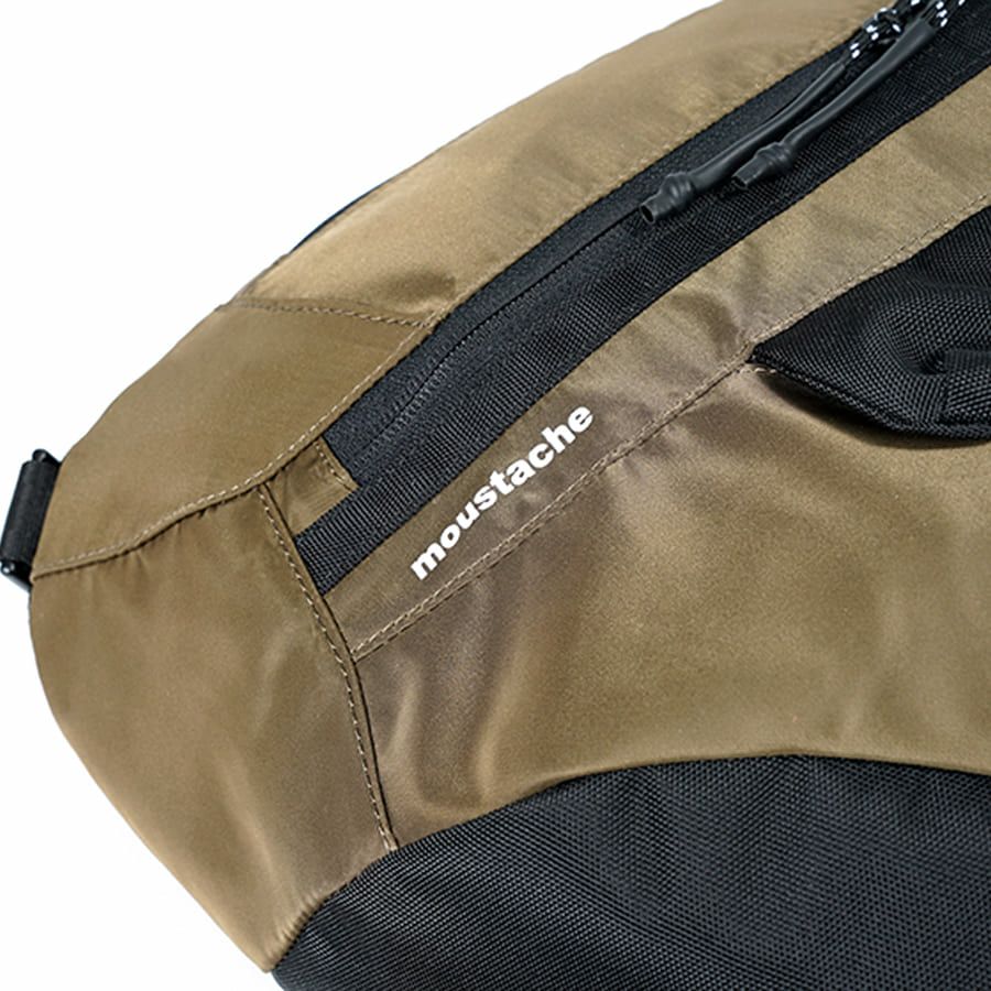 MOUSTACHE スリングバッグ 210Dヘビーツイルナイロン×ポリエステル JNZ-4949