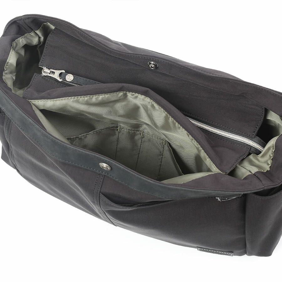 MOUSTACHE ショルダーバッグ ナイロン×ベロア調合皮 JVJ-4111