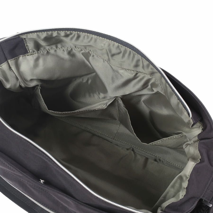 MOUSTACHE ショルダーバッグ ナイロン×ベロア調合皮 JVJ-4111