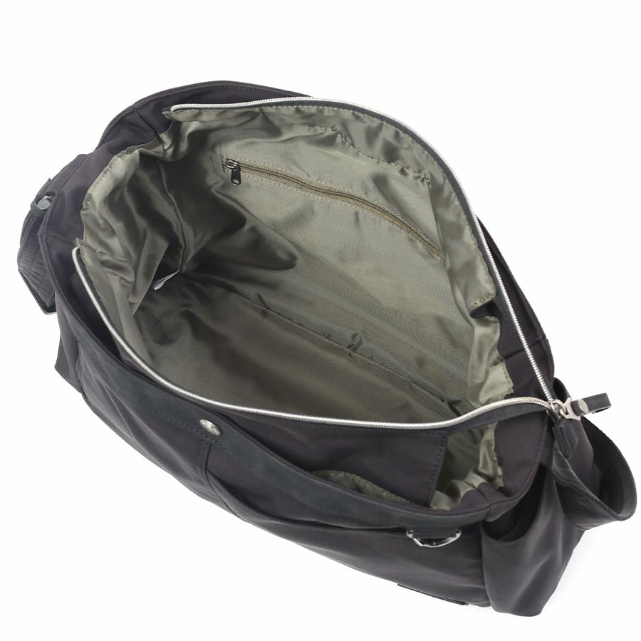 MOUSTACHE ショルダーバッグ ナイロン×ベロア調合皮 JVJ-4111