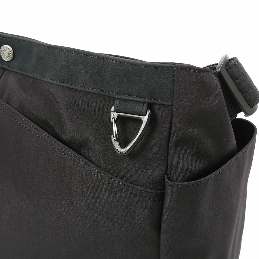 MOUSTACHE ショルダーバッグ ナイロン×ベロア調合皮 JVJ-4111