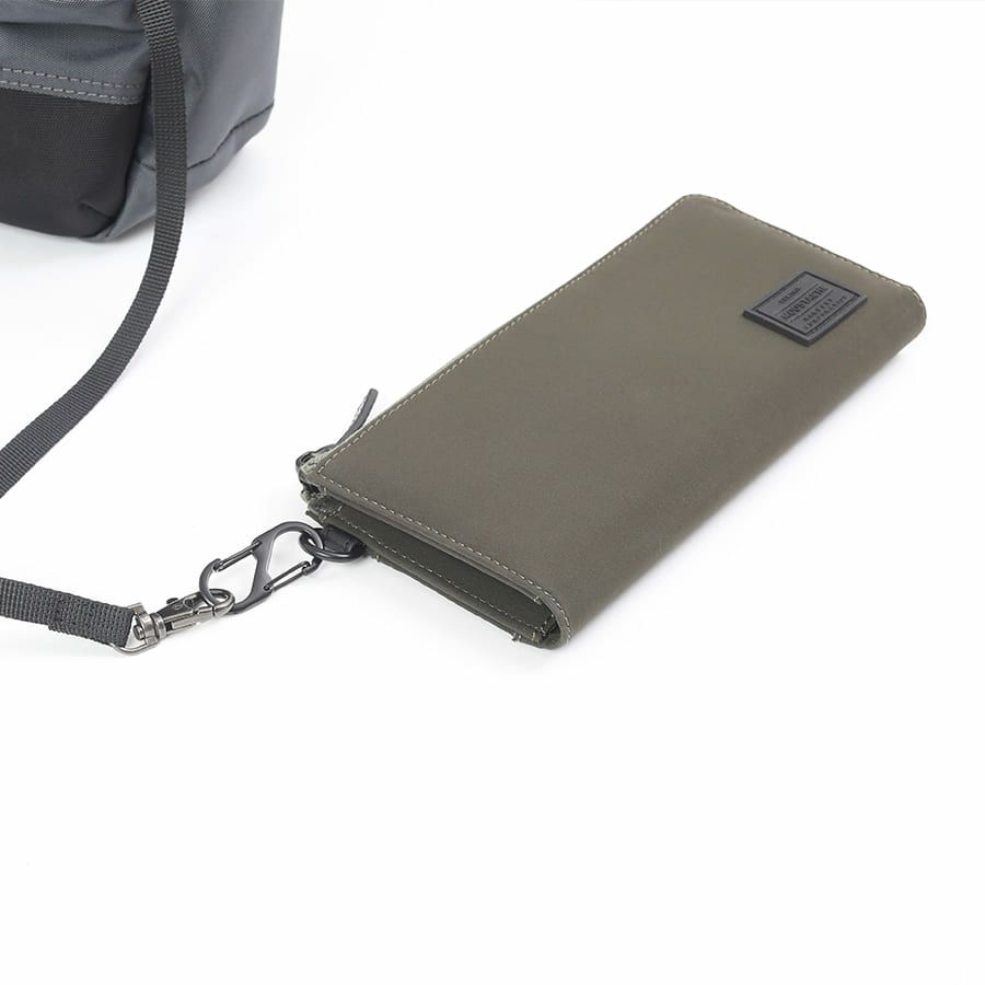 MOUSTACHE カラビナ付きL字ファスナー長財布 撥水ポリエステル×牛革 KXX-4423