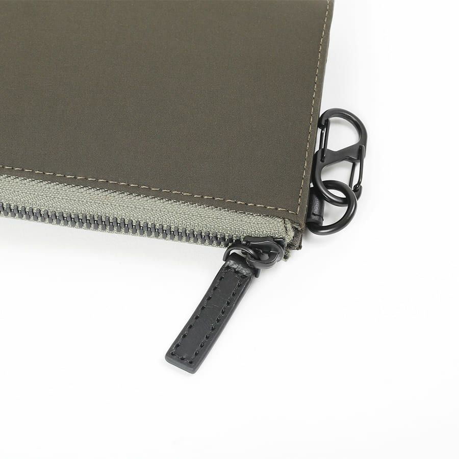 MOUSTACHE カラビナ付きL字ファスナー長財布 撥水ポリエステル×牛革 KXX-4423