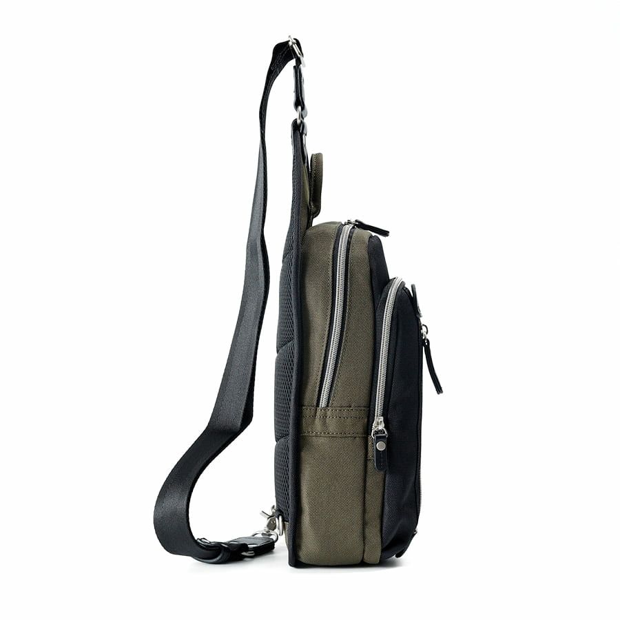 MOUSTACHE ボディバッグ ポリエステル×合皮 JJL-0320