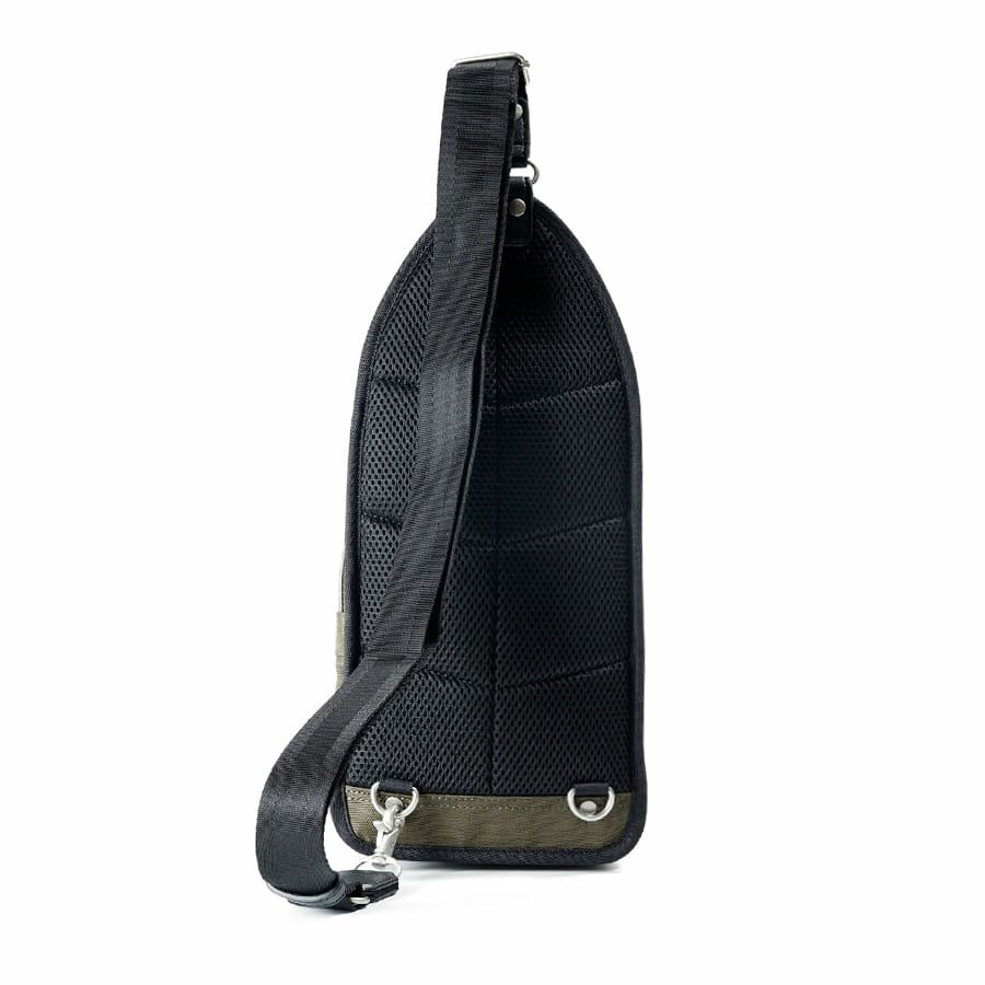 MOUSTACHE ボディバッグ ポリエステル×合皮 JJL-0320