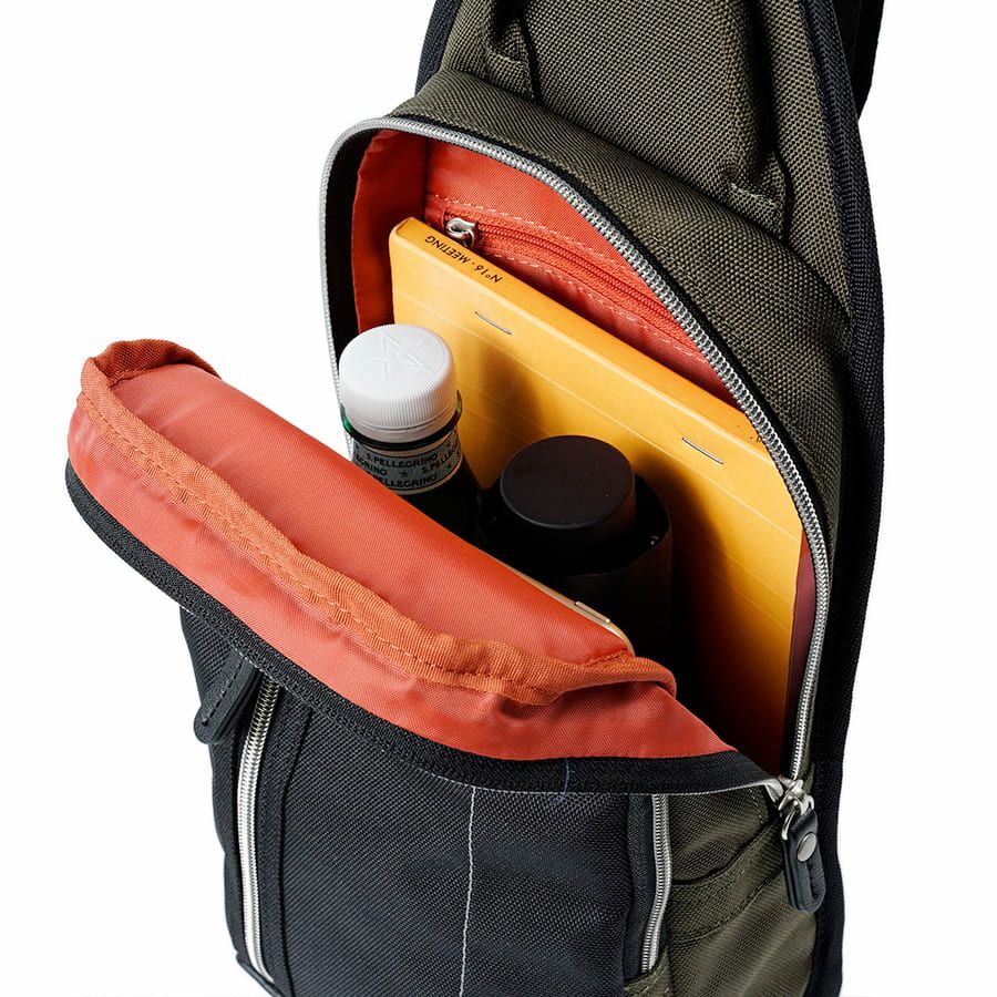 MOUSTACHE ボディバッグ ポリエステル×合皮 JJL-0320