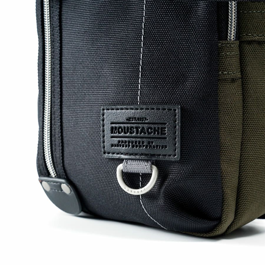 MOUSTACHE ボディバッグ ポリエステル×合皮 JJL-0320