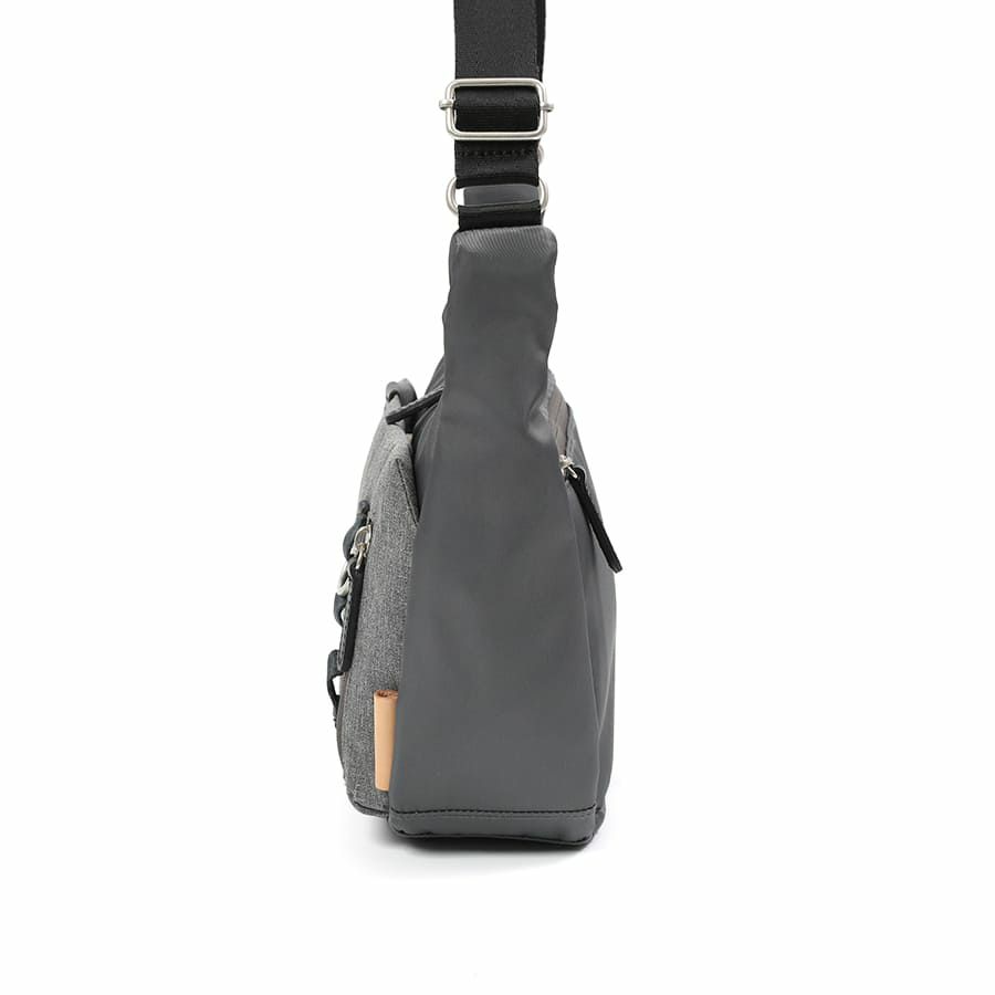 MOUSTACHE ショルダーバッグミニ 高密ポリエステル×杢調ポリエステル×牛革 BET-0340
