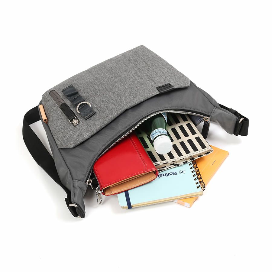 MOUSTACHE ショルダーバッグミニ 高密ポリエステル×杢調ポリエステル×牛革 BET-0340