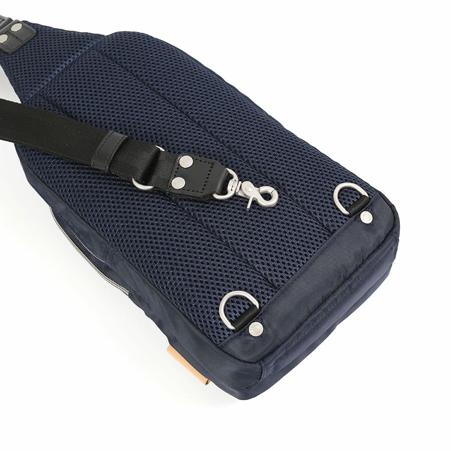 MOUSTACHE ボディバッグ 高密ポリエステル×杢調ポリエステル×牛革 BET-0341