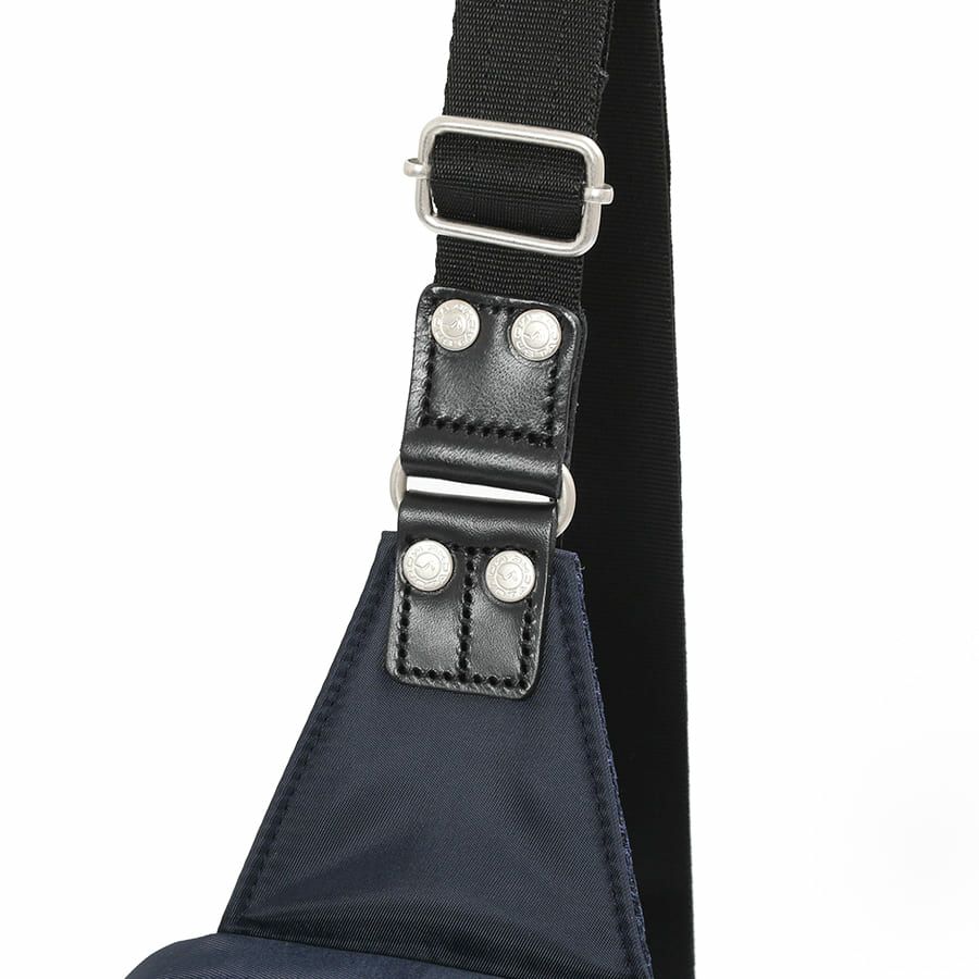 MOUSTACHE ボディバッグ 高密ポリエステル×杢調ポリエステル×牛革 BET-0341