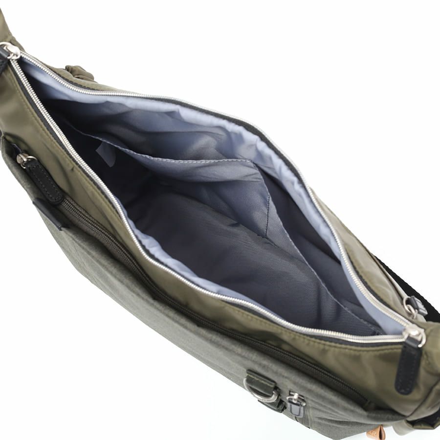 MOUSTACHE ショルダーバッグ 高密ポリエステル×杢調ポリエステル×牛革 BET-0342
