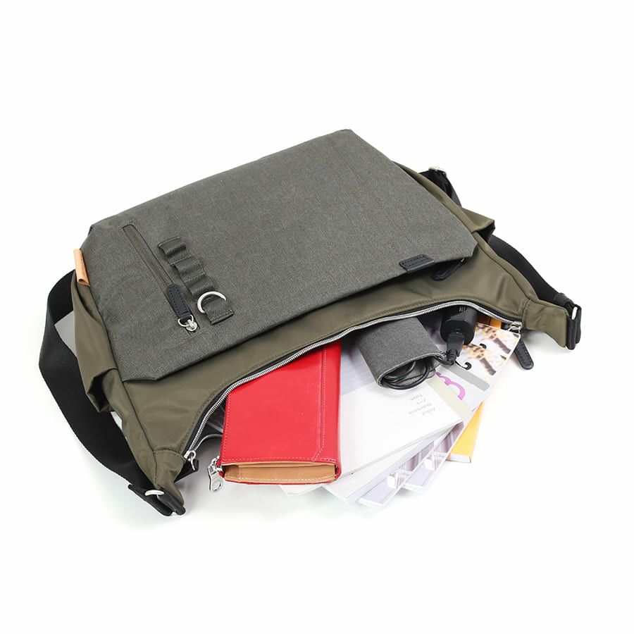 MOUSTACHE ショルダーバッグ 高密ポリエステル×杢調ポリエステル×牛革 BET-0342