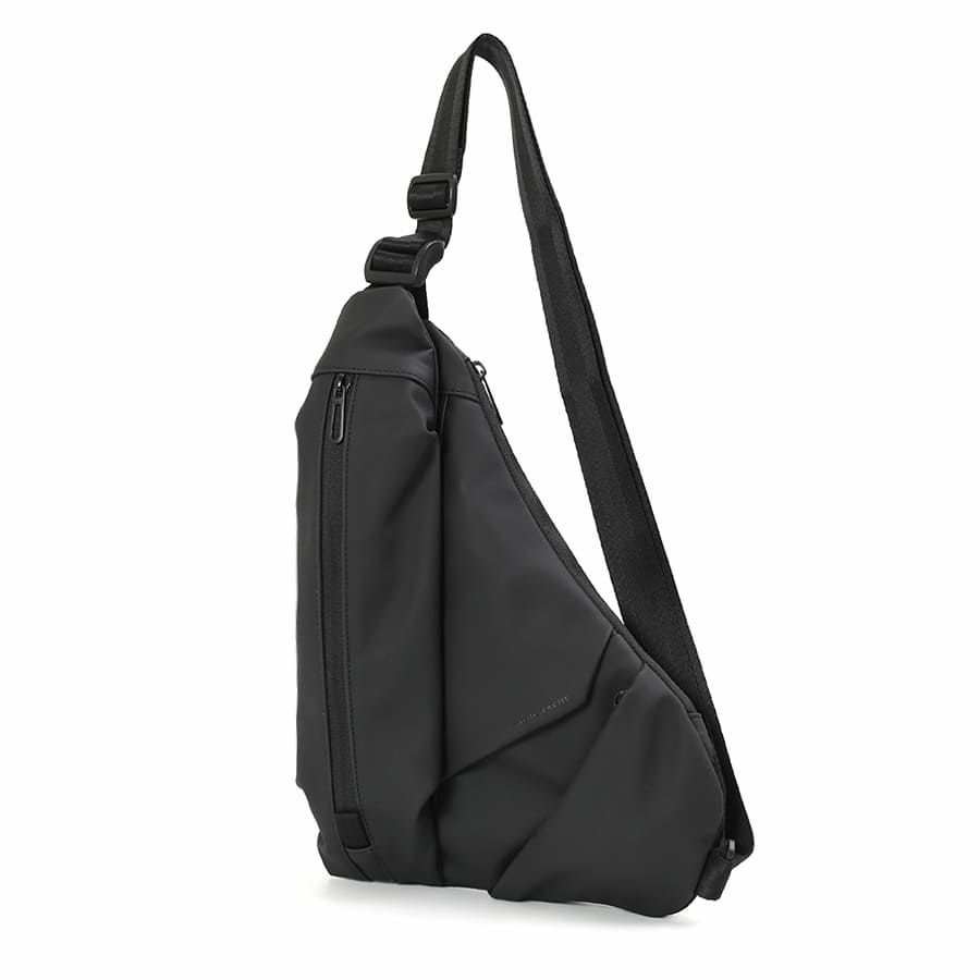 ブラックラバーボディバッグ ボッテガヴェネタ ボディバッグ ブラック