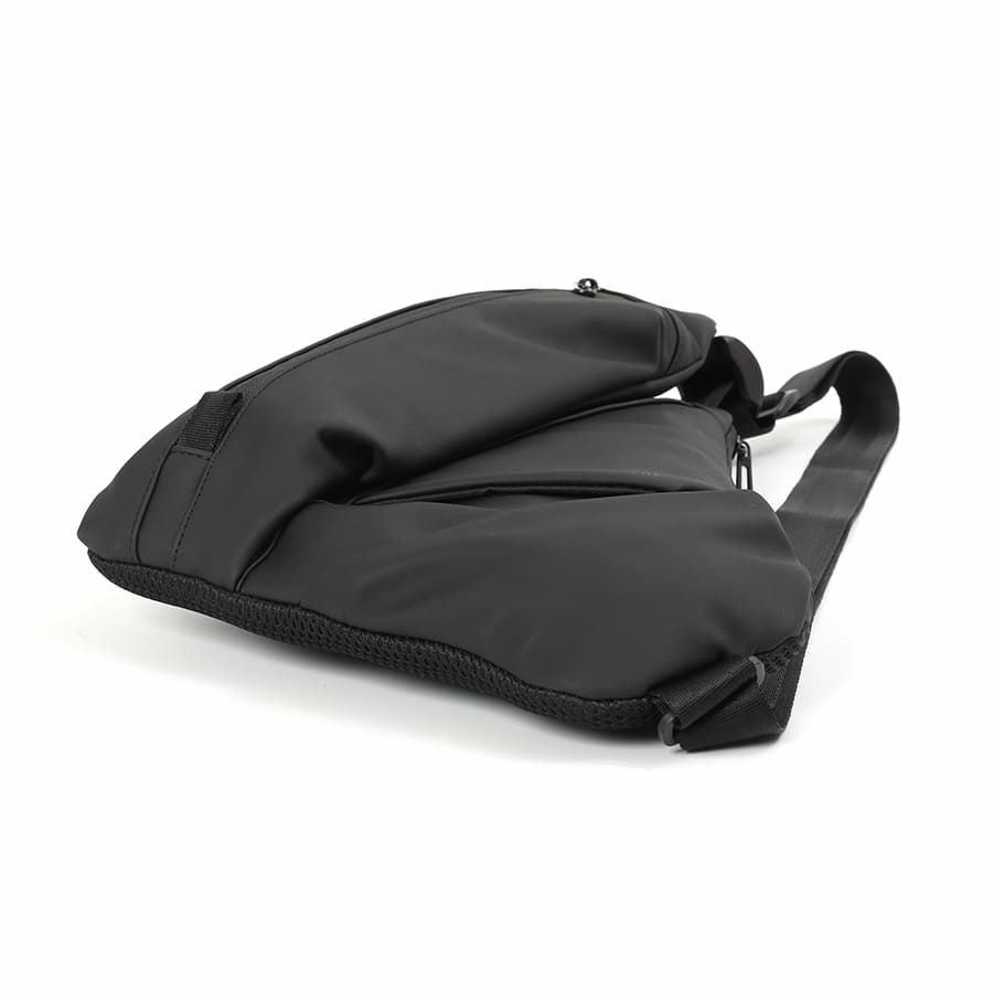 MOUSTACHE ボディバッグ ラバー調合皮 JVD-0460