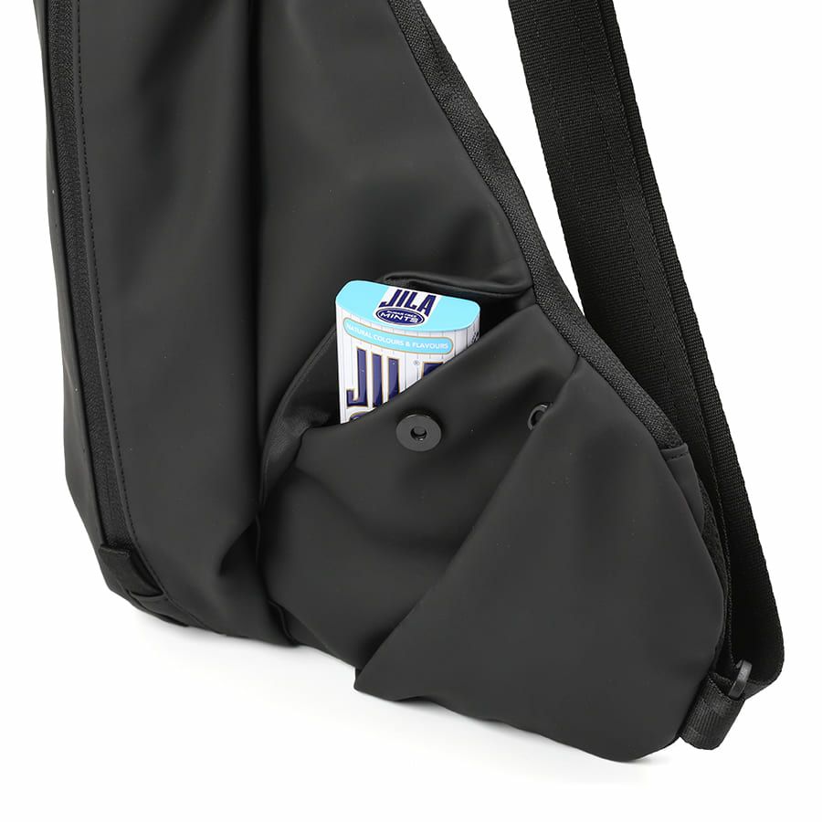 MOUSTACHE ボディバッグ ラバー調合皮 JVD-0460