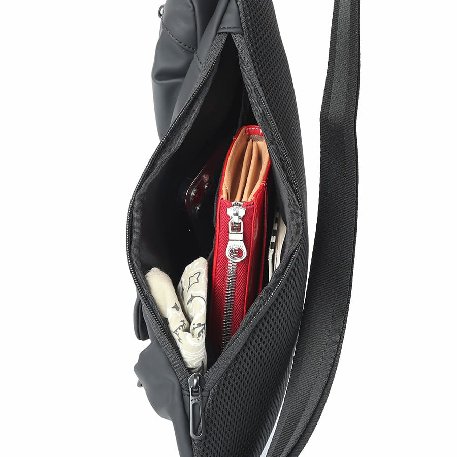 MOUSTACHE ボディバッグ ラバー調合皮 JVD-0460