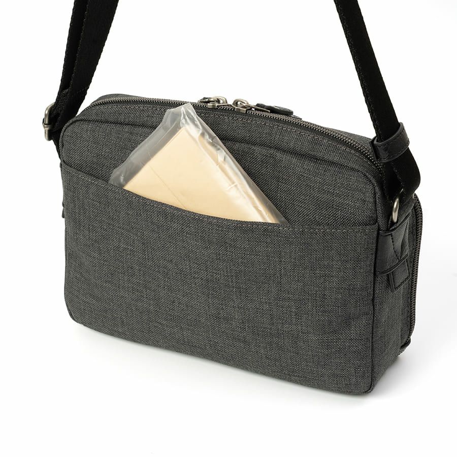 MOUSTACHE 横型ミニショルダーバッグ シュリンク合皮×マット合皮×杢調ポリ JEX-4332